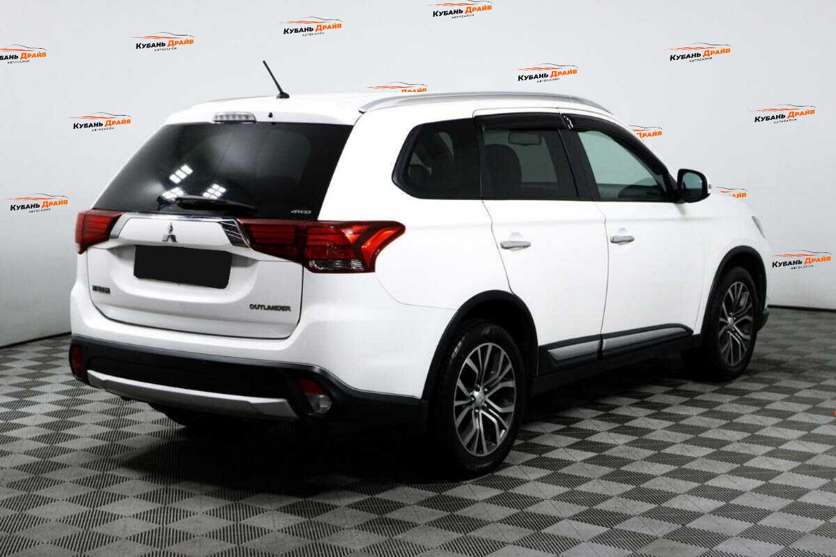 Mitsubishi Outlander 2016 года с пробегом. Фото: #4