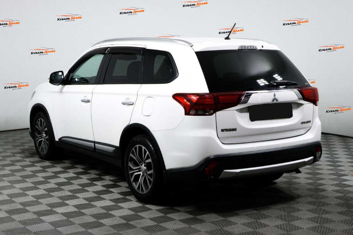 Mitsubishi Outlander 2016 года с пробегом. Фото: #6