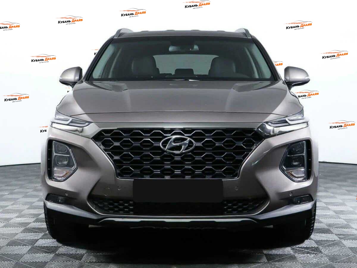 Hyundai Santa Fe 2019 года с пробегом. Фото: #1