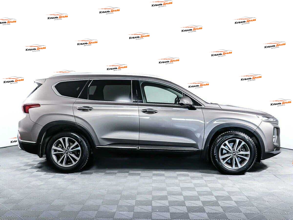 Hyundai Santa Fe 2019 года с пробегом. Фото: #3