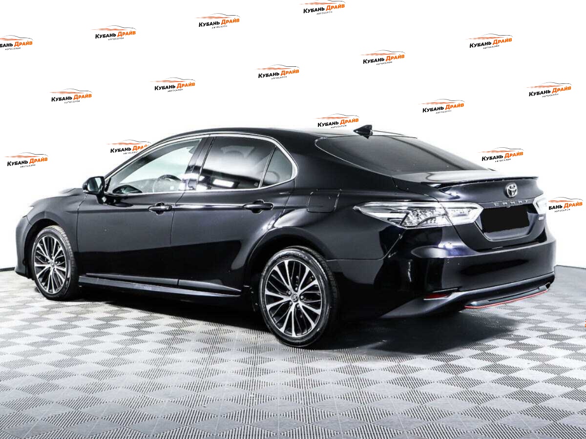 Toyota Camry 2020 года с пробегом. Фото: #6