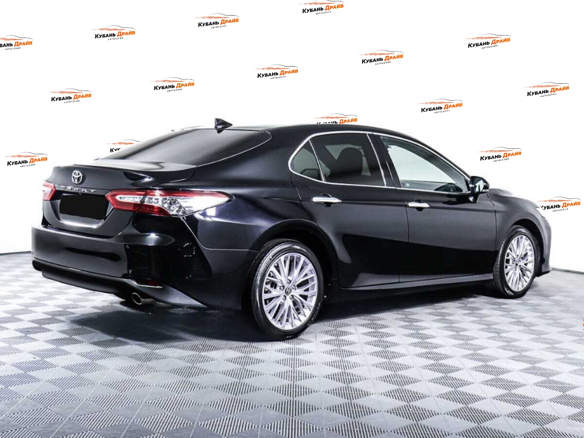 Toyota Camry 2021 года с пробегом. Фото: #4
