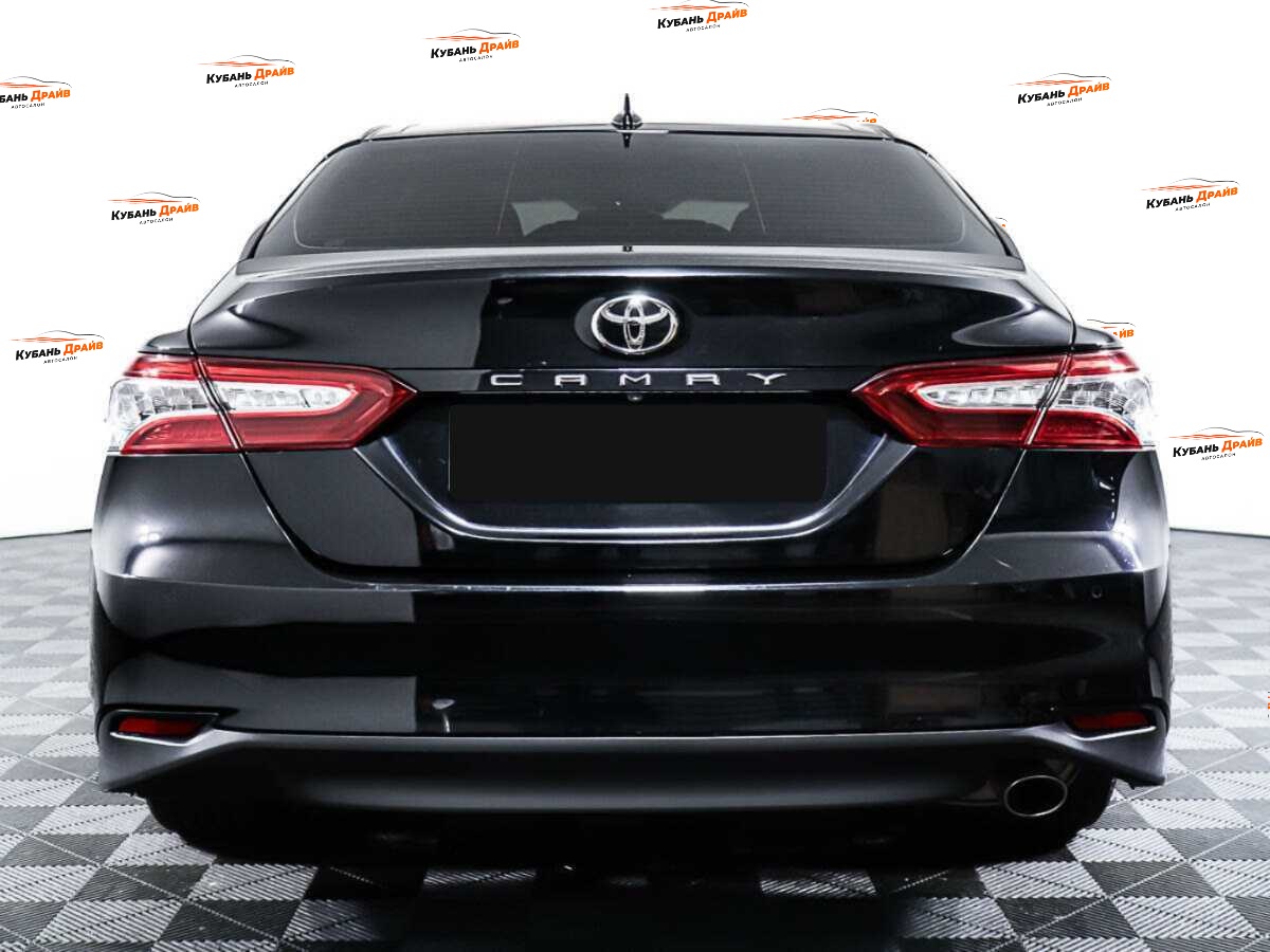 Toyota Camry 2021 года с пробегом. Фото: #5