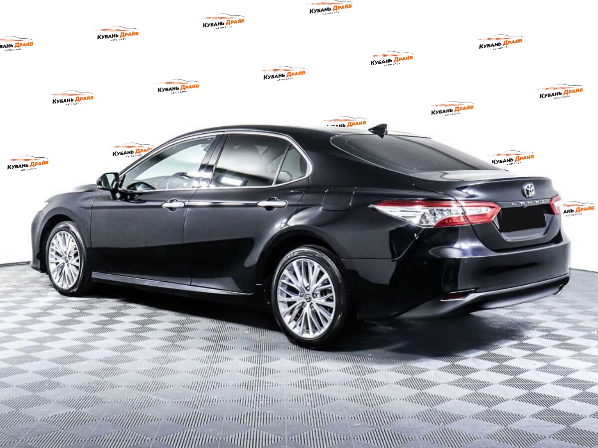 Toyota Camry 2021 года с пробегом. Фото: #6