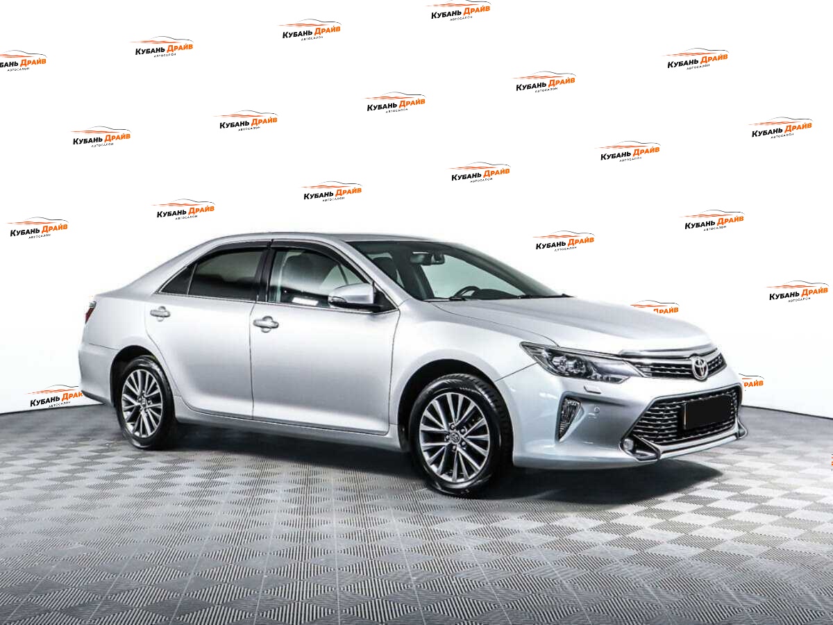 Toyota Camry 2017 года с пробегом. Фото: #2