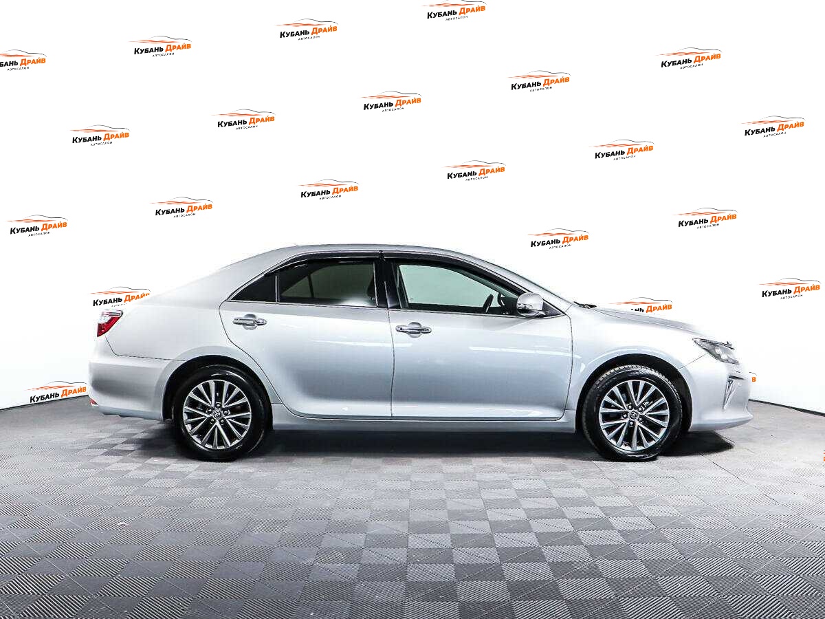 Toyota Camry 2017 года с пробегом. Фото: #3