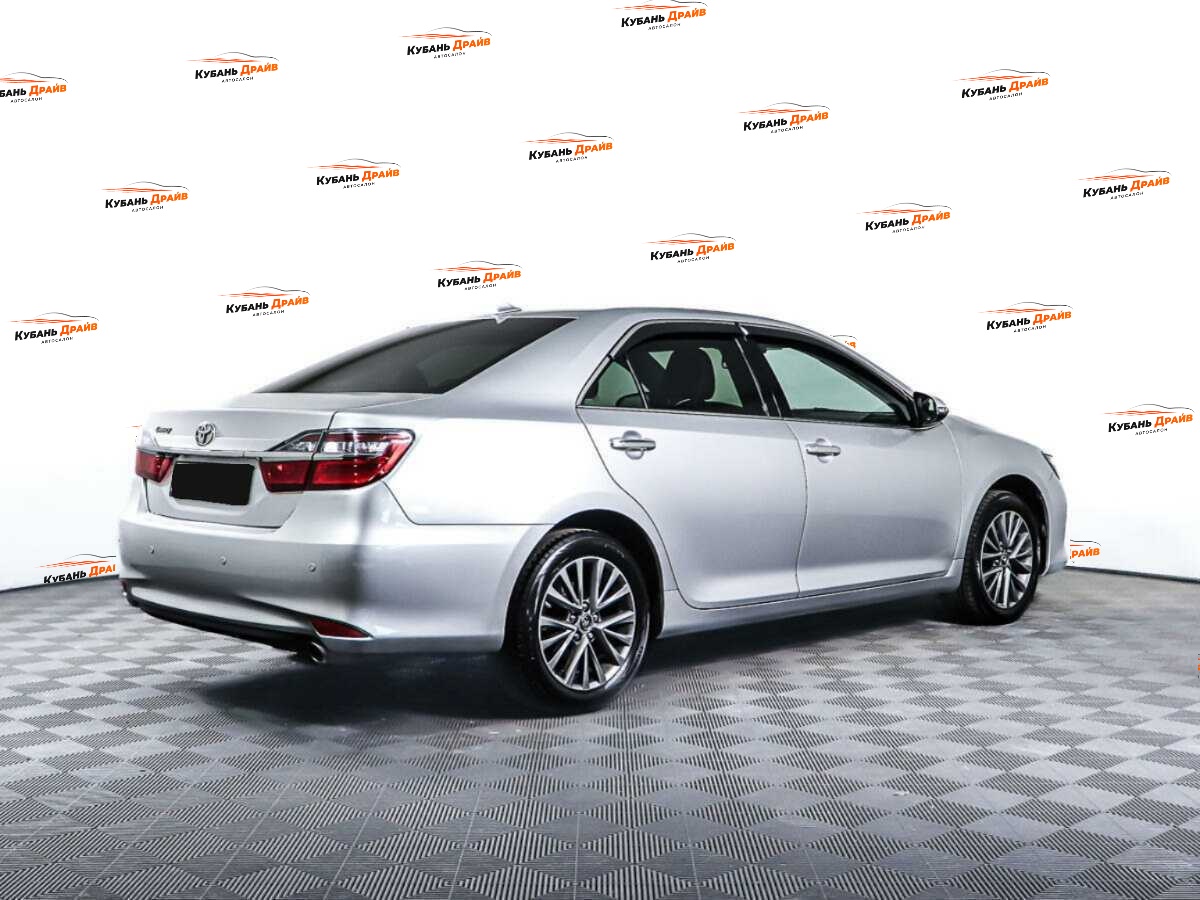 Toyota Camry 2017 года с пробегом. Фото: #4