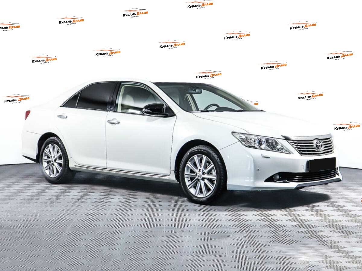 Toyota Camry 2014 года с пробегом. Фото: #2