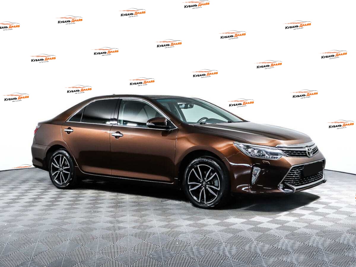 Toyota Camry 2017 года с пробегом. Фото: #2