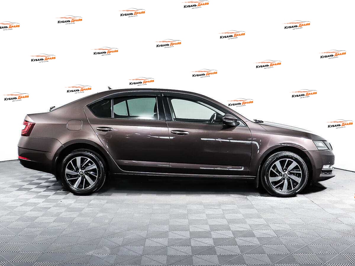 Skoda Octavia 2018 года с пробегом. Фото: #3