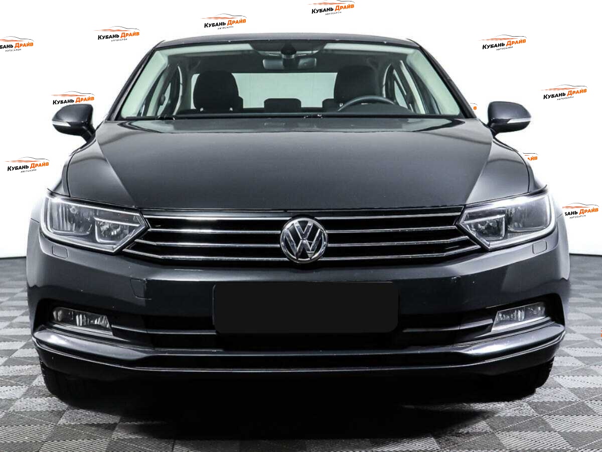 Volkswagen Passat 2017 года с пробегом. Фото: #1