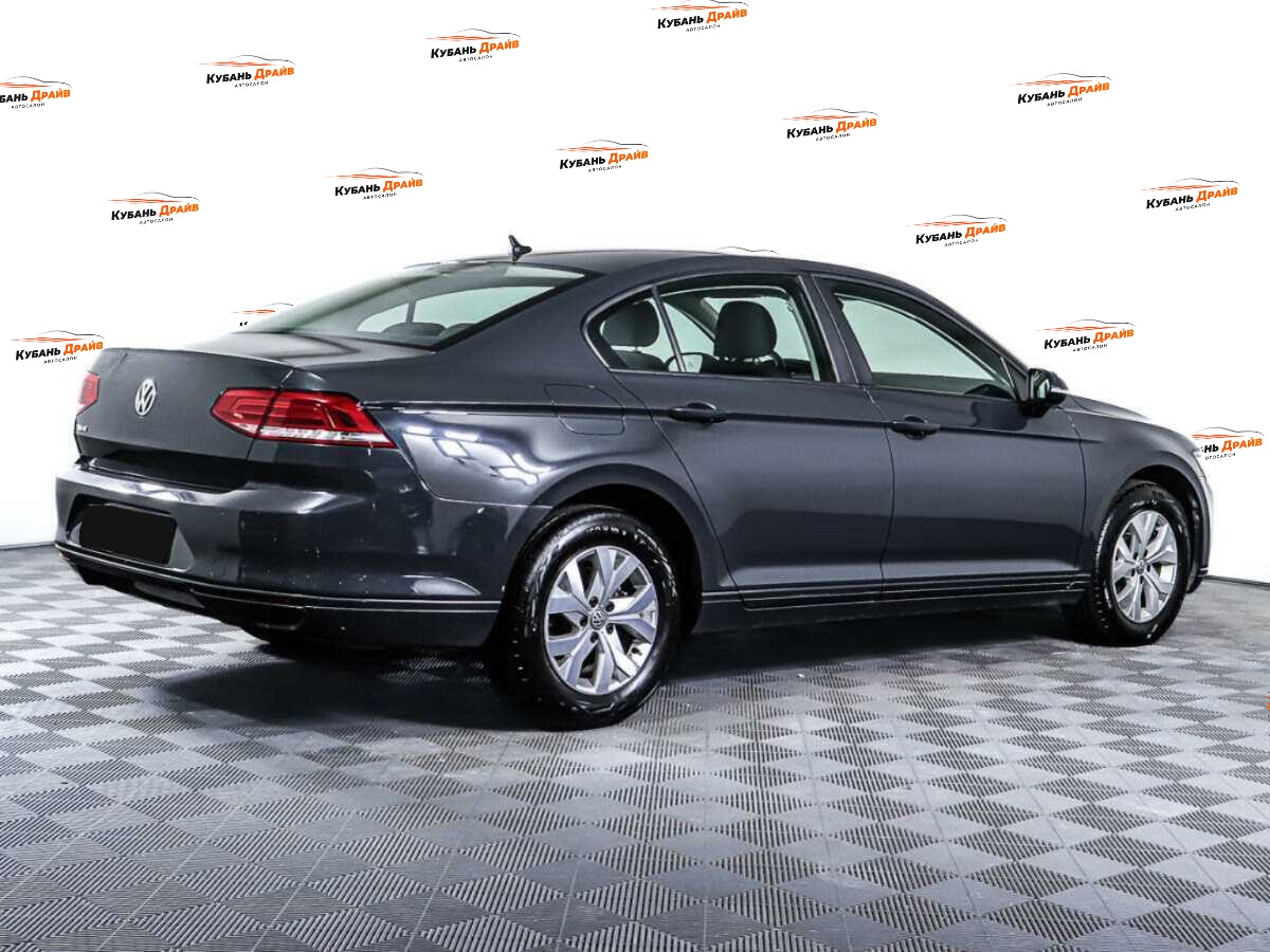 Volkswagen Passat 2017 года с пробегом. Фото: #4