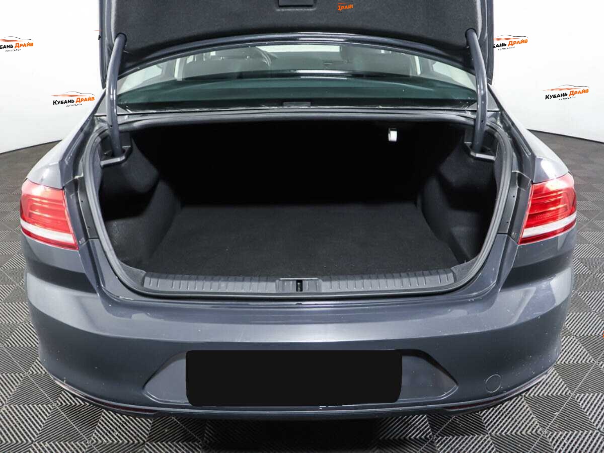 Volkswagen Passat 2017 года с пробегом. Фото: #8