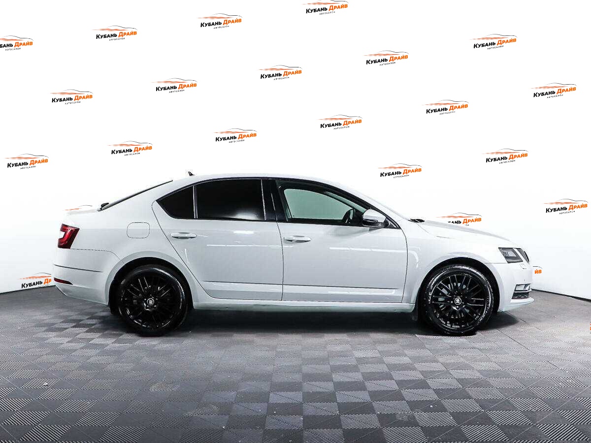 Skoda Octavia 2019 года с пробегом. Фото: #3