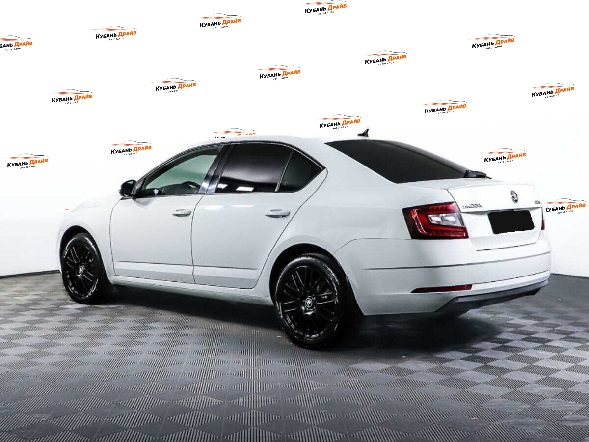 Skoda Octavia 2019 года с пробегом. Фото: #6