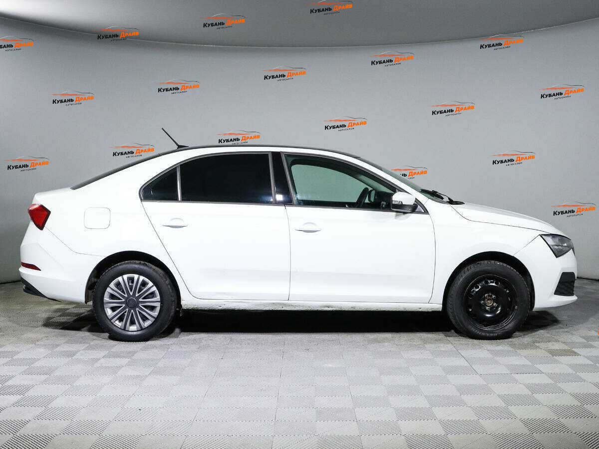 Skoda Rapid 2021 года с пробегом. Фото: #3