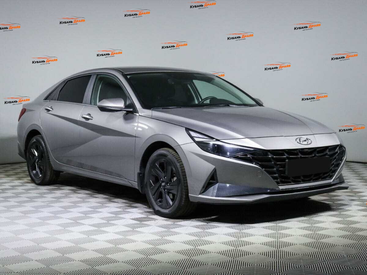 Hyundai Elantra 2022 года с пробегом. Фото: #2
