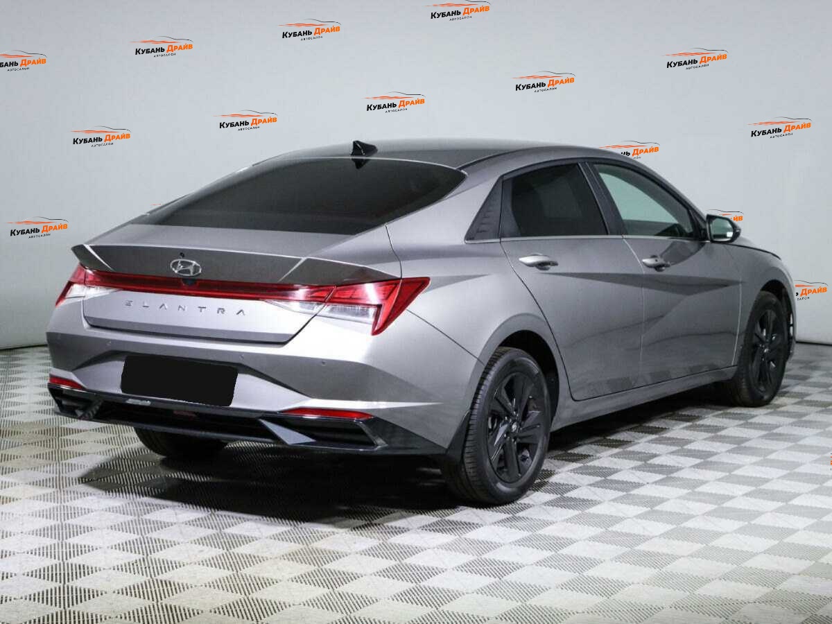 Hyundai Elantra 2022 года с пробегом. Фото: #4