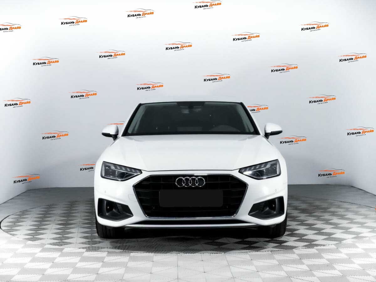 Audi A4 2021 года с пробегом. Фото: #1