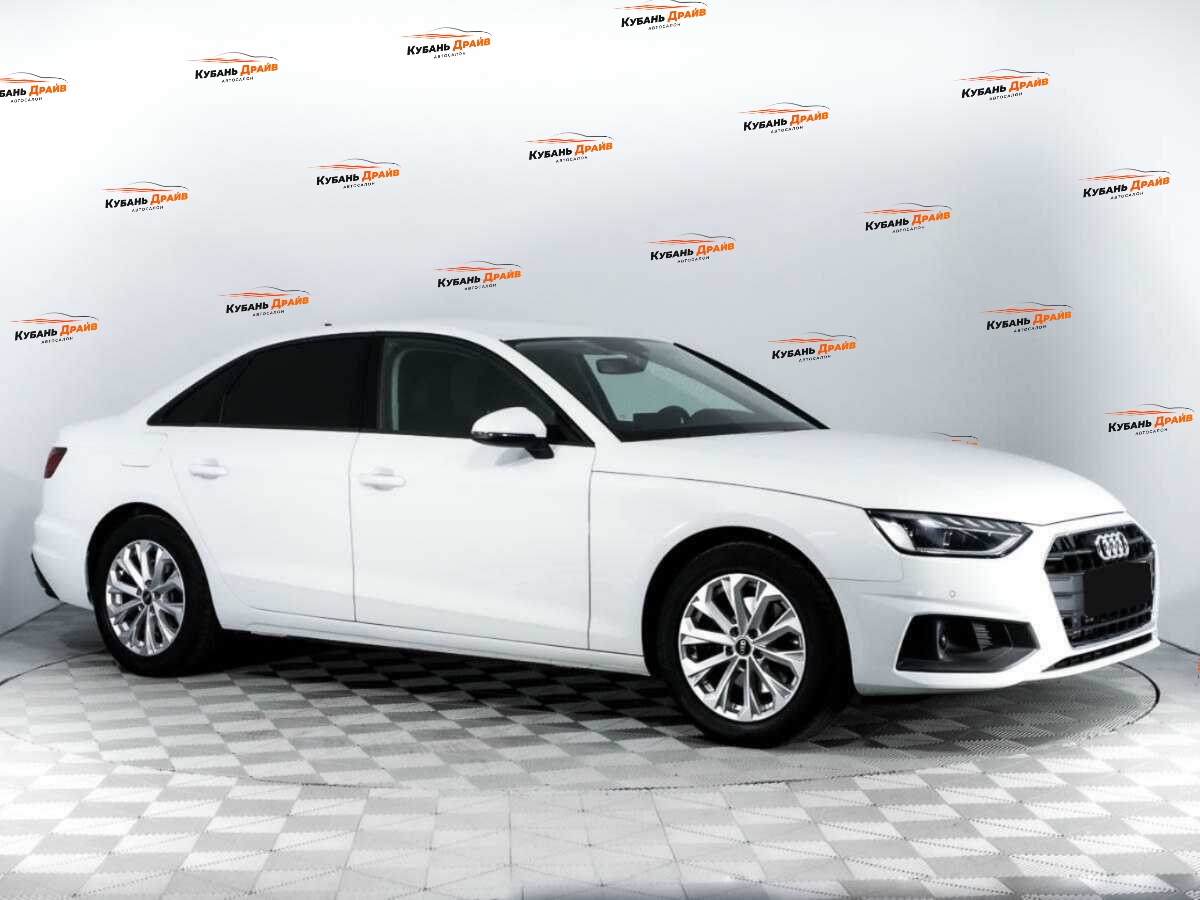 Audi A4 2021 года с пробегом. Фото: #2