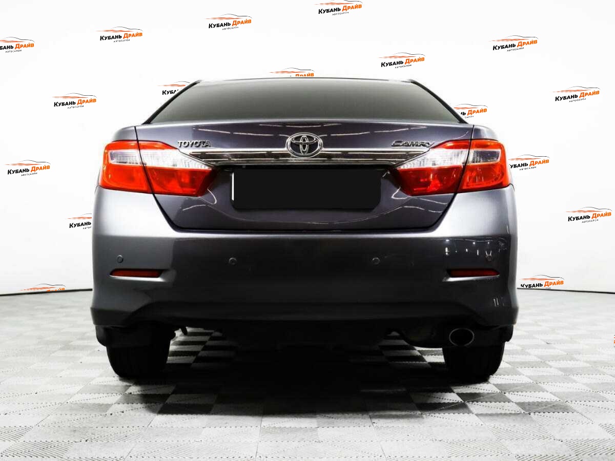 Toyota Camry 2012 года с пробегом. Фото: #4