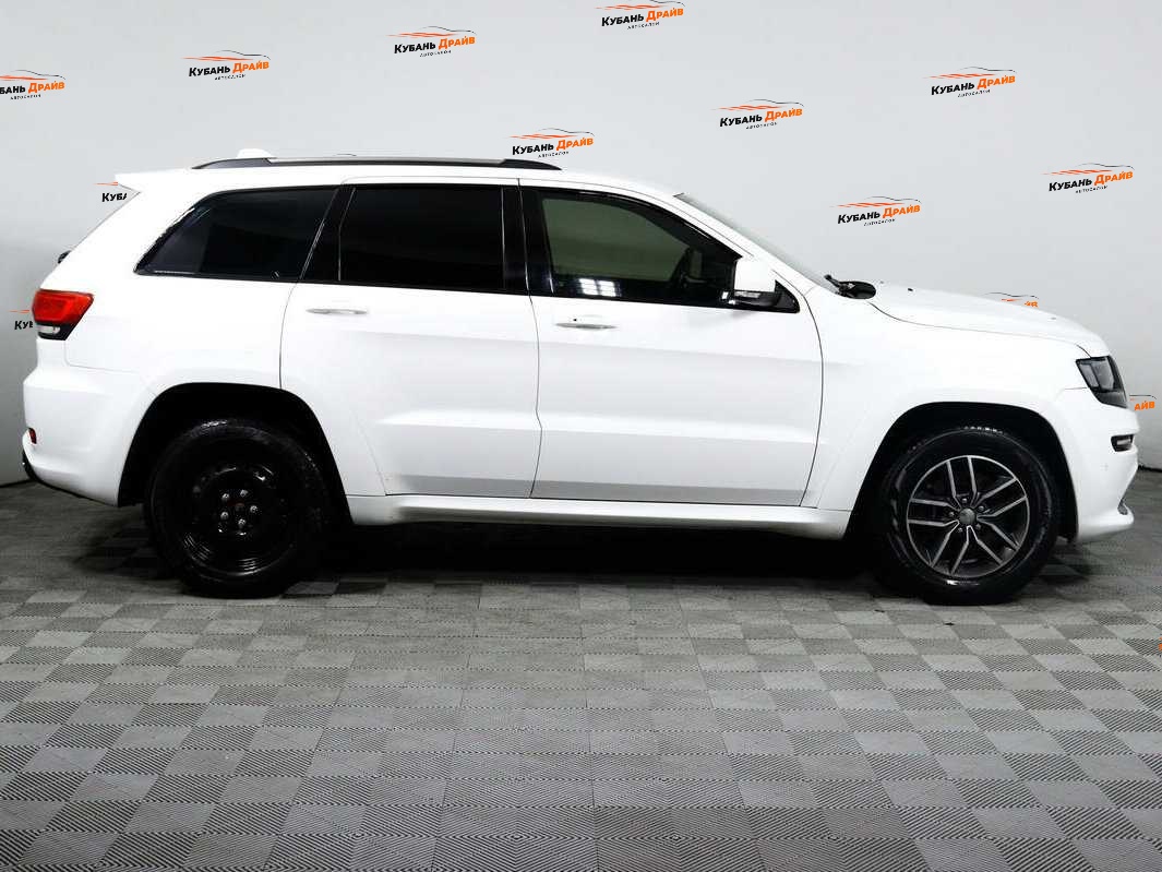 Jeep Grand Cherokee 2018 года с пробегом. Фото: #3
