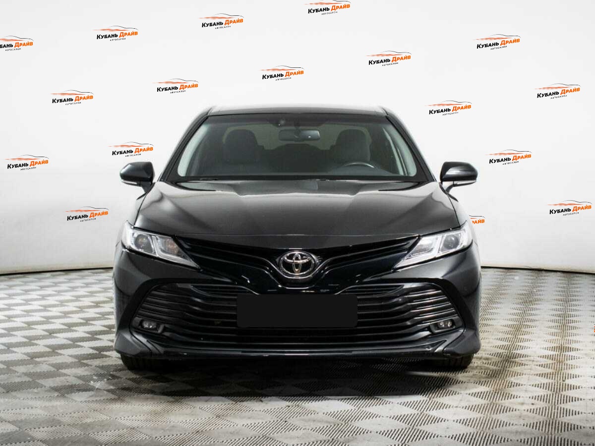 Toyota Camry 2020 года с пробегом. Фото: #1