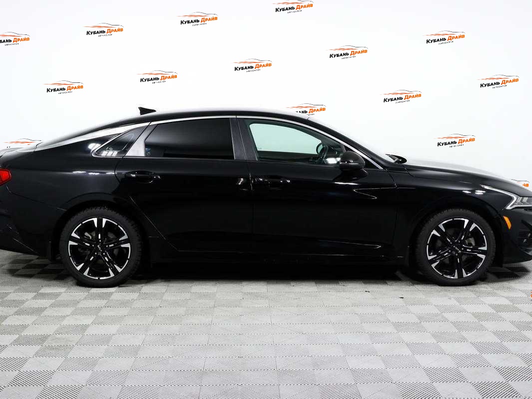 Kia K5 2022 года с пробегом. Фото: #3