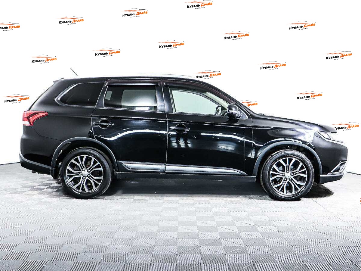 Mitsubishi Outlander 2015 года с пробегом. Фото: #3