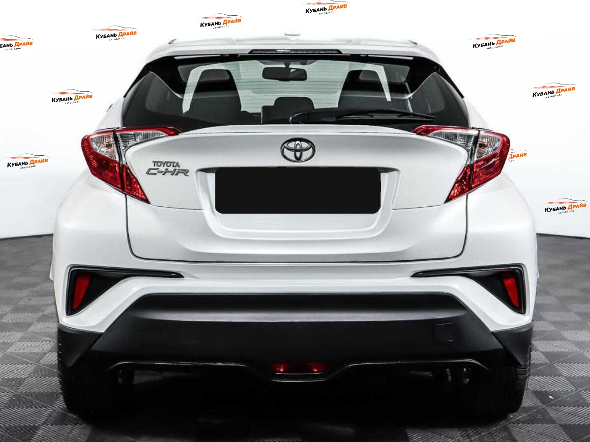 Toyota C-HR 2018 года с пробегом. Фото: #5