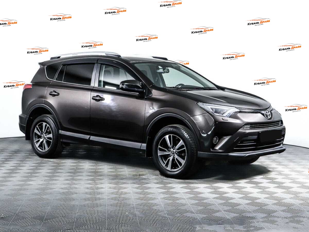 Toyota RAV4 2019 года с пробегом. Фото: #2