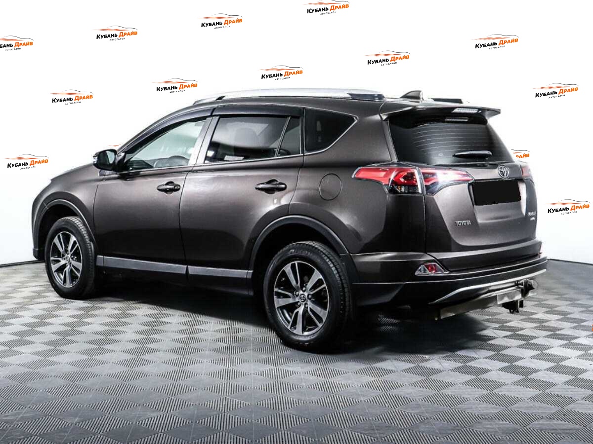 Toyota RAV4 2019 года с пробегом. Фото: #6