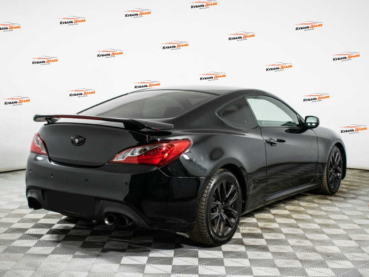 Hyundai Genesis Coupe 2012 года с пробегом. Фото: #3