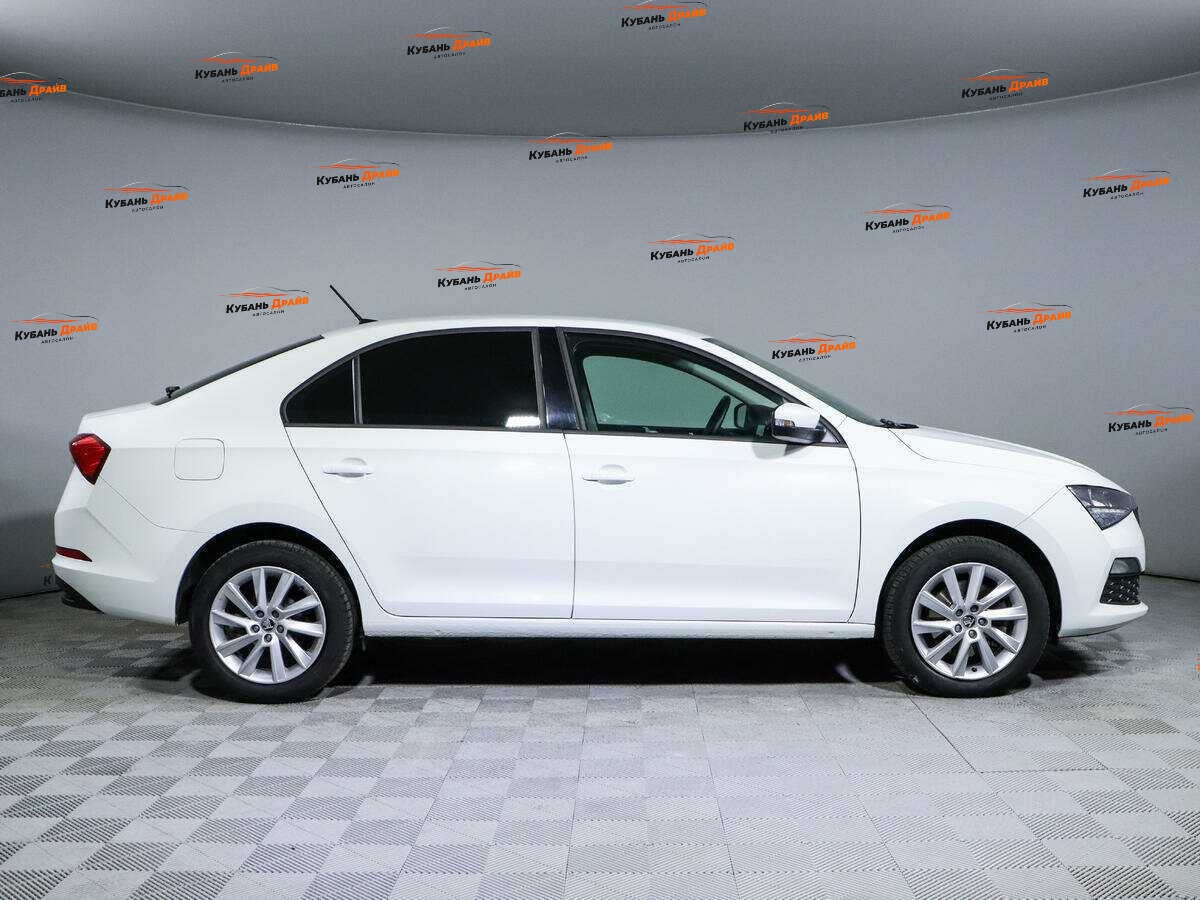 Skoda Rapid 2021 года с пробегом. Фото: #3