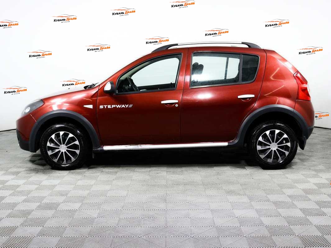 Renault Sandero 2012 года с пробегом. Фото: #7