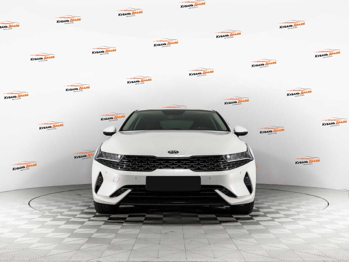Kia K5 2021 года с пробегом. Фото: #1