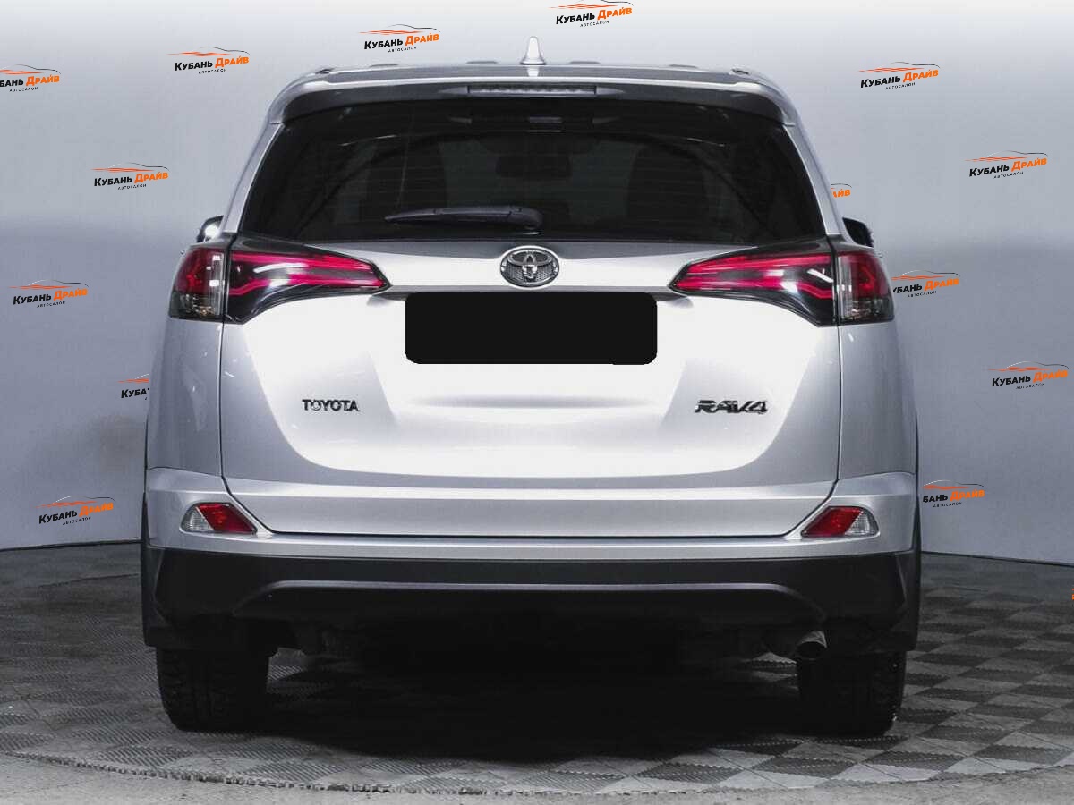 Toyota RAV4 2018 года с пробегом. Фото: #5