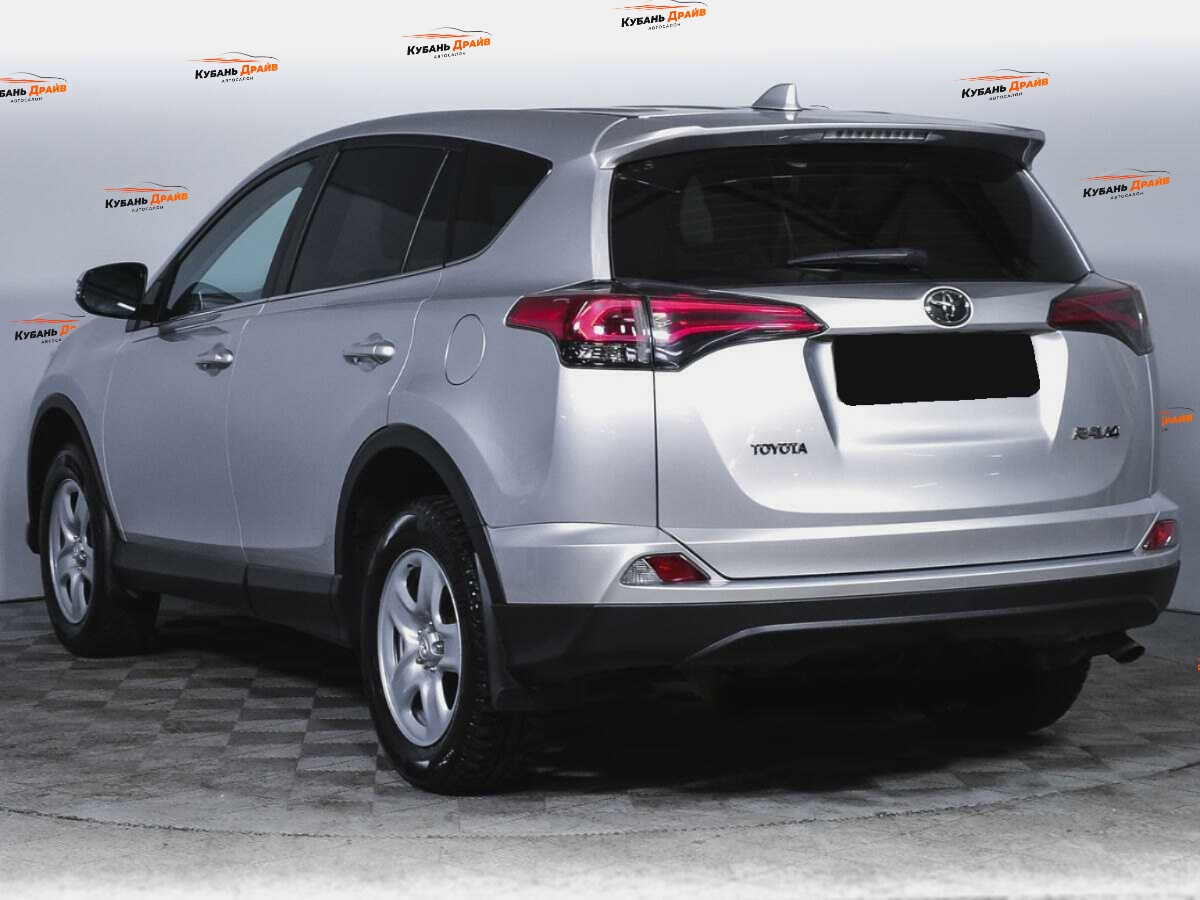 Toyota RAV4 2018 года с пробегом. Фото: #6