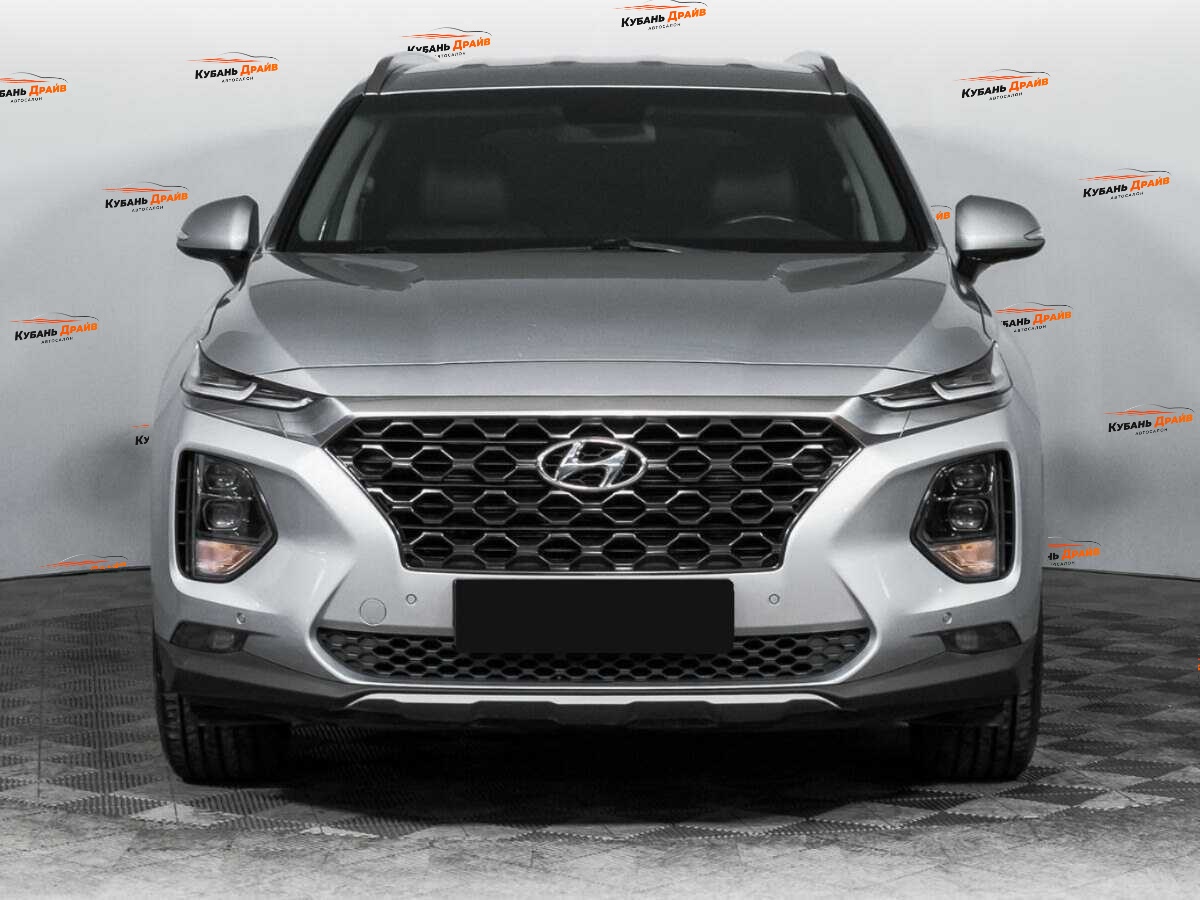 Hyundai Santa Fe 2018 года с пробегом. Фото: #1