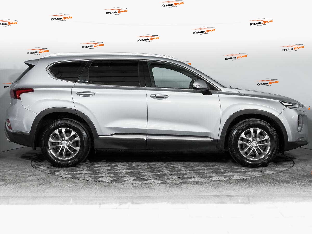 Hyundai Santa Fe 2018 года с пробегом. Фото: #3