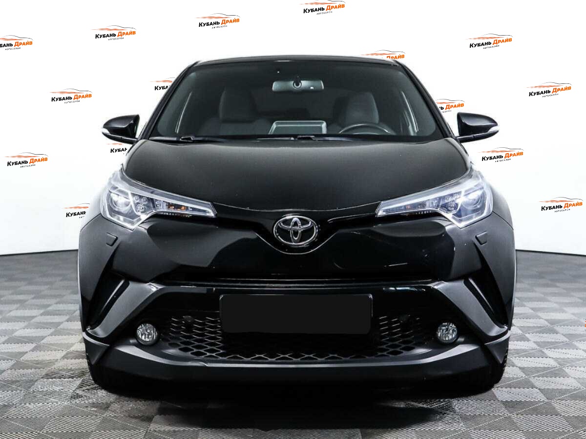 Toyota C-HR 2019 года с пробегом. Фото: #1