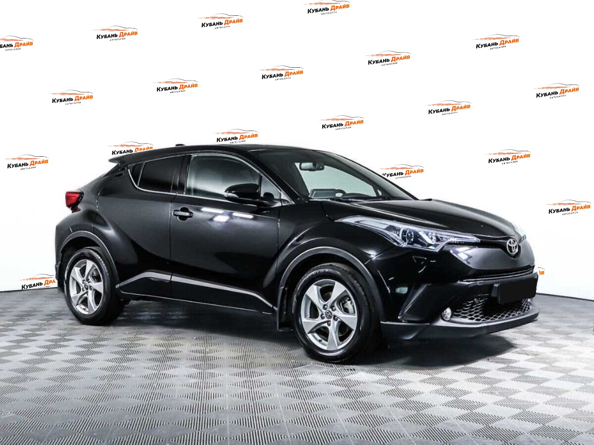 Toyota C-HR 2019 года с пробегом. Фото: #2