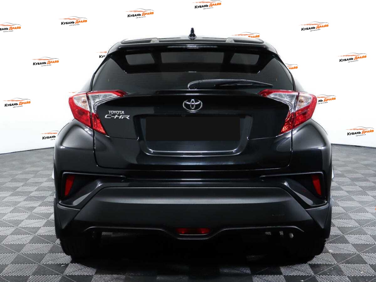 Toyota C-HR 2019 года с пробегом. Фото: #5