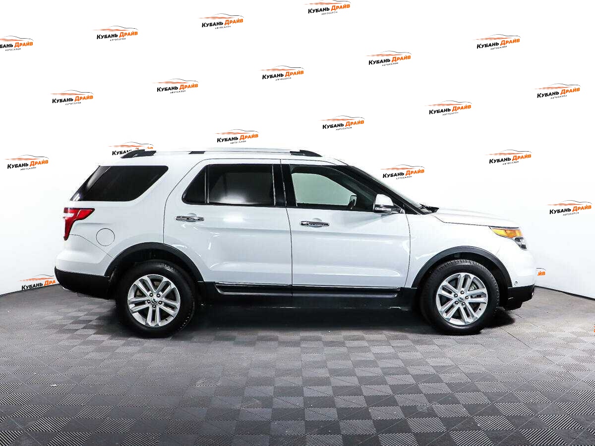 Ford Explorer 2013 года с пробегом. Фото: #3