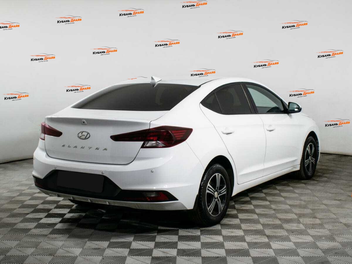 Hyundai Elantra 2019 года с пробегом. Фото: #4