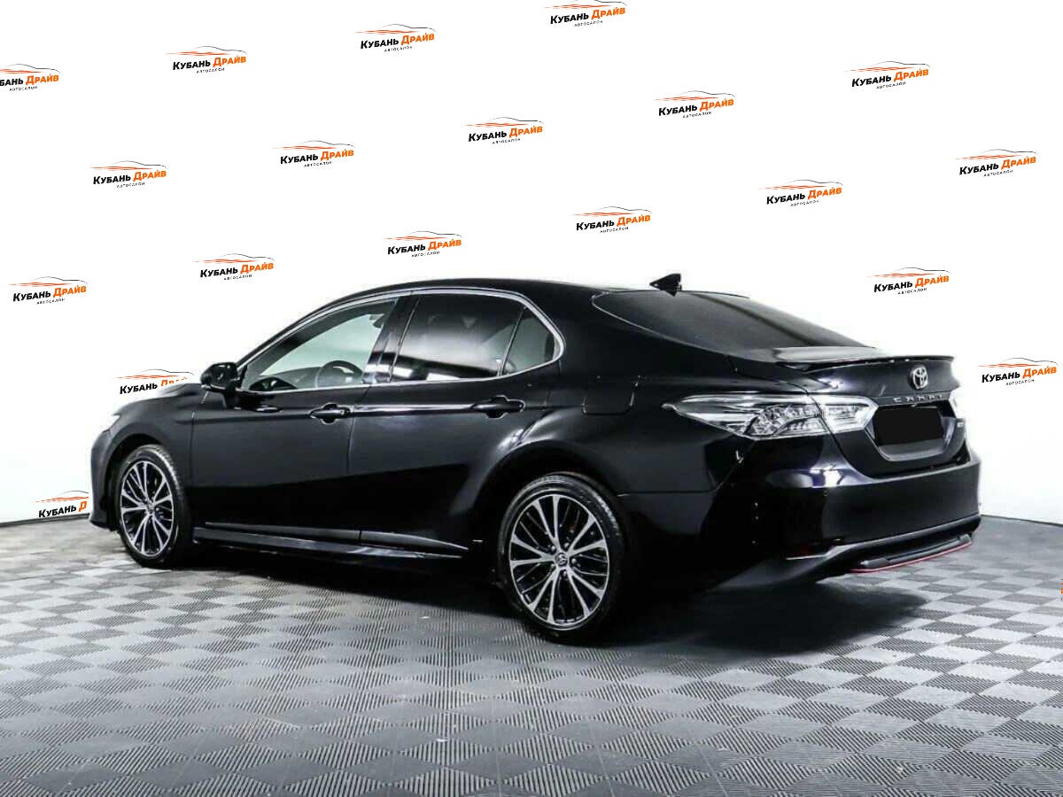 Toyota Camry 2020 года с пробегом. Фото: #6