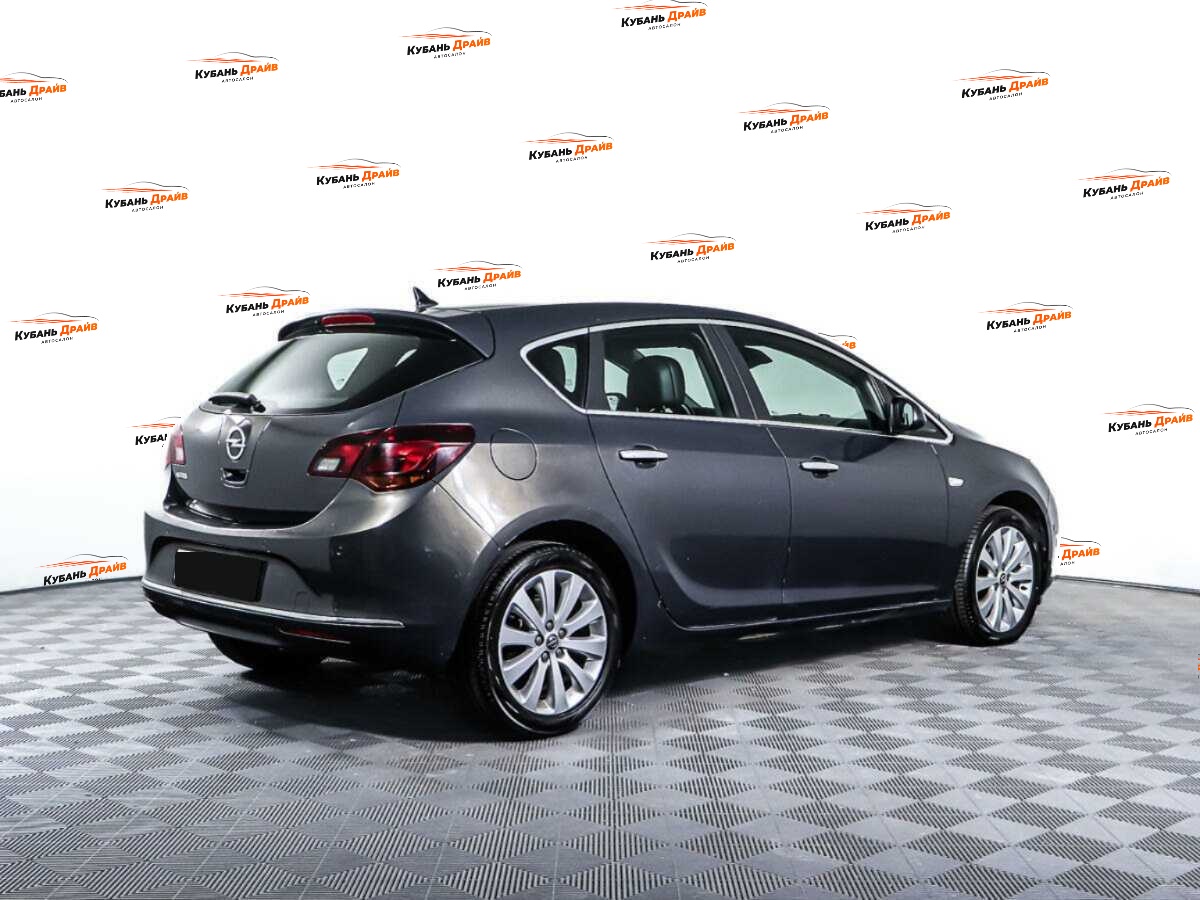 Opel Astra 2012 года с пробегом. Фото: #4