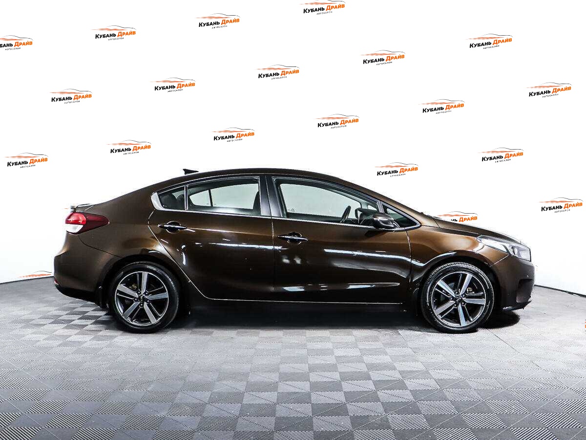 Kia Cerato 2017 года с пробегом. Фото: #3