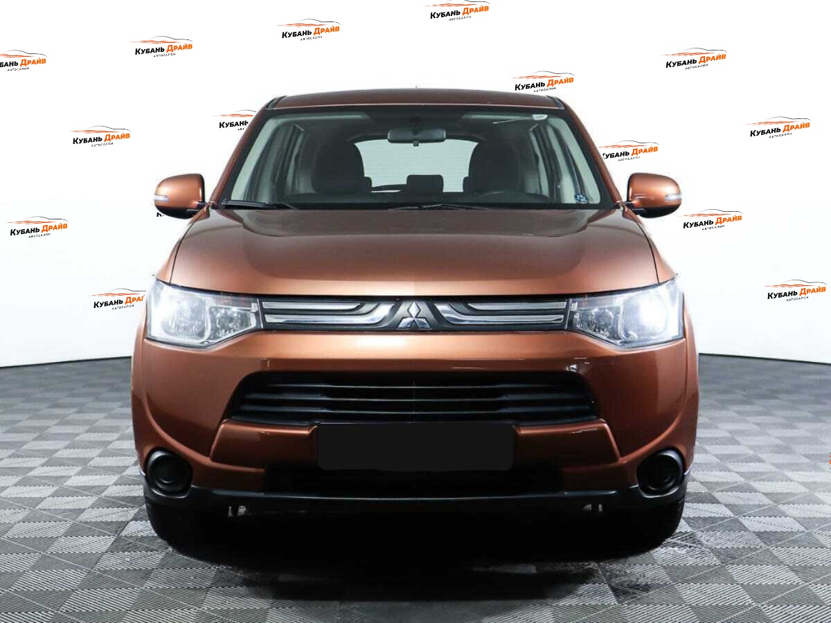 Mitsubishi Outlander 2012 года с пробегом. Фото: #1