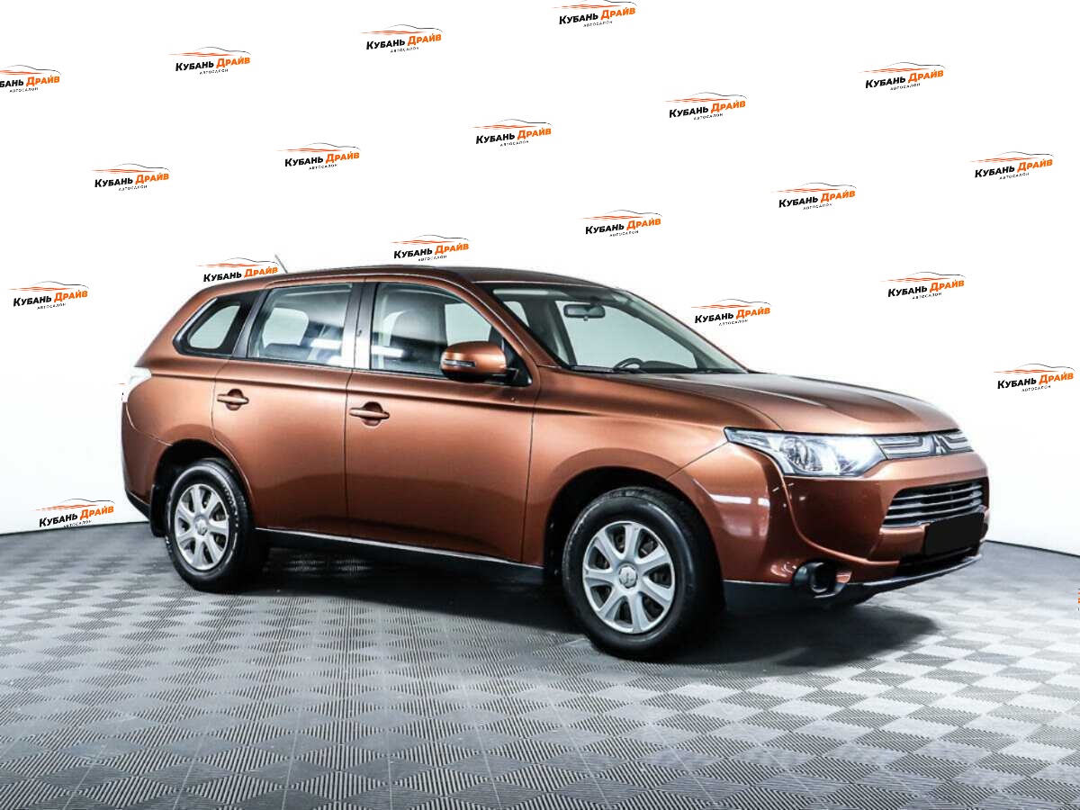 Mitsubishi Outlander 2012 года с пробегом. Фото: #2